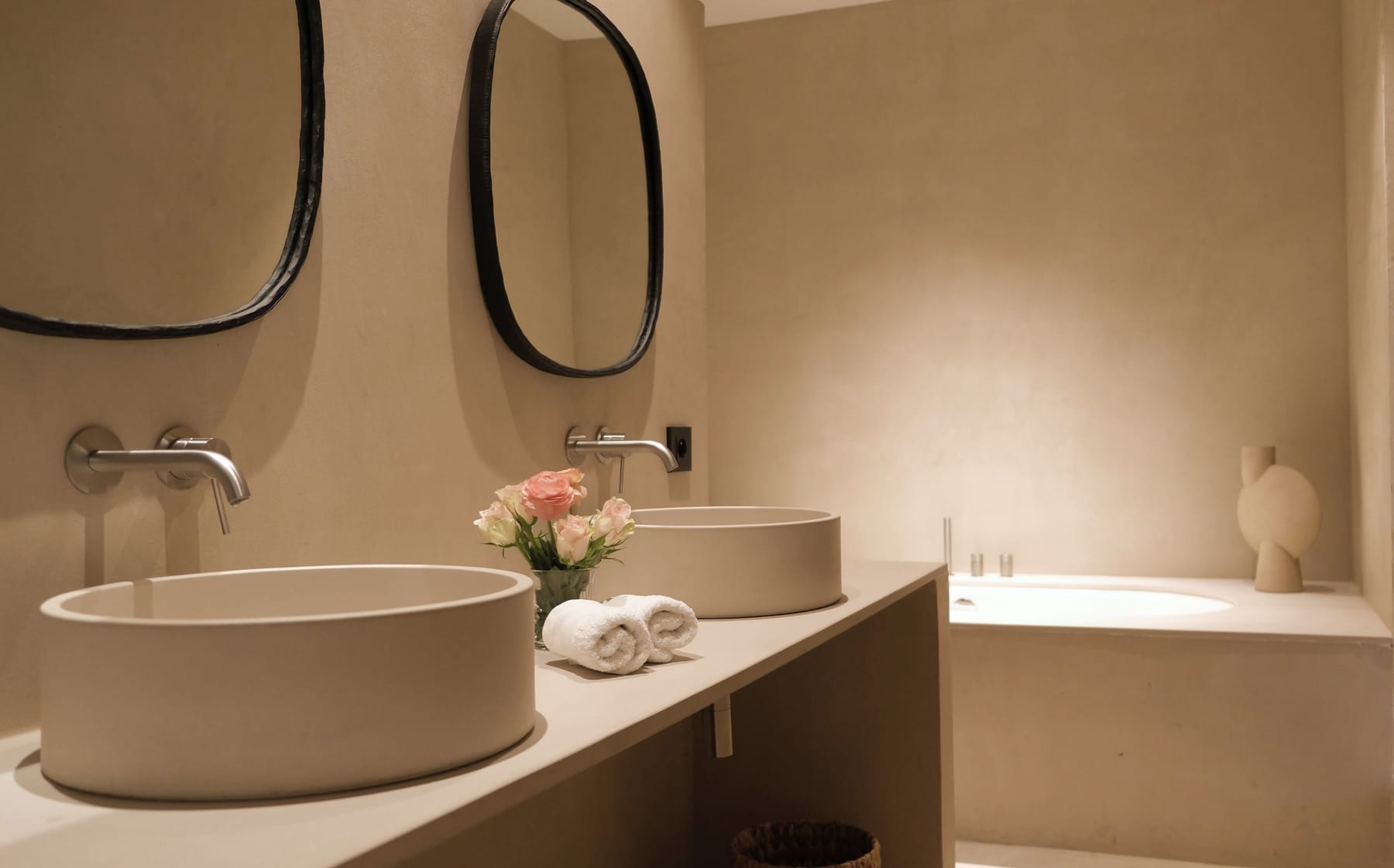 Suite du Bon-Vivant — view 1