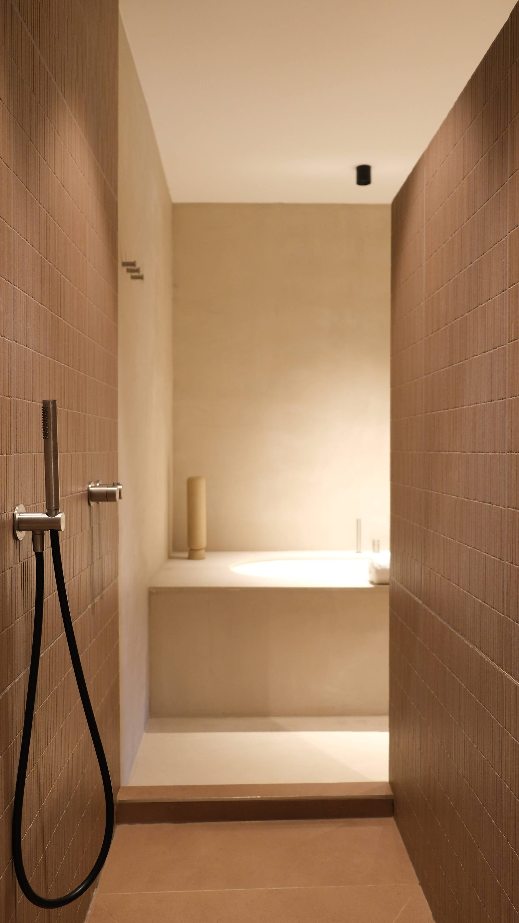 Suite du Bon-Vivant — view 8