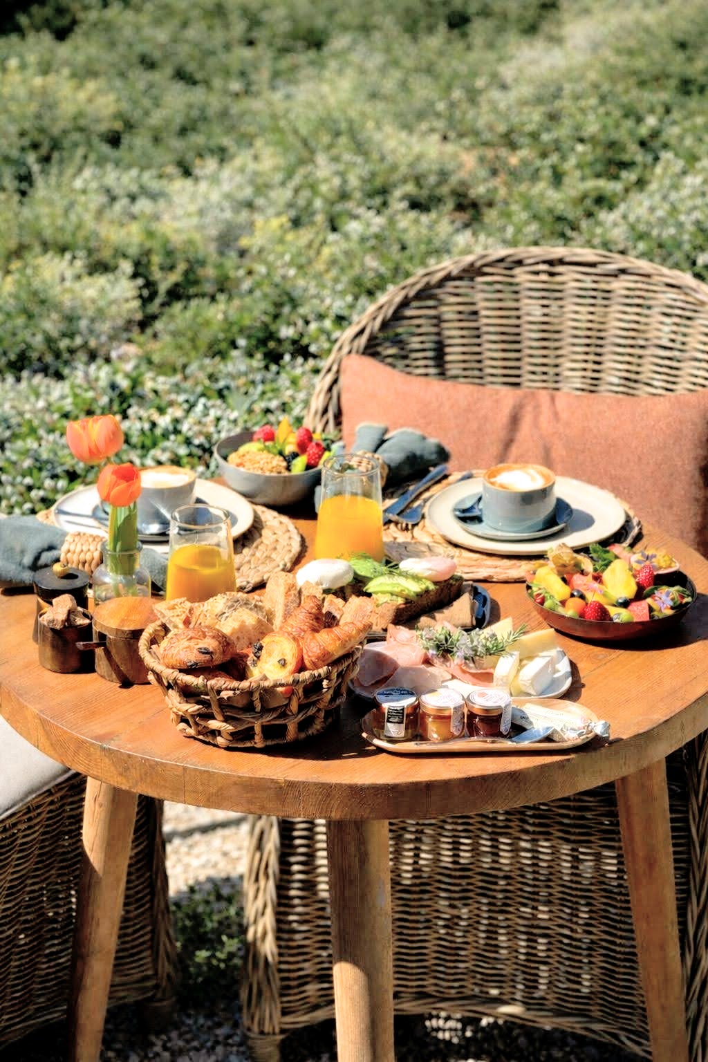 Breakfast at Toile Blanche