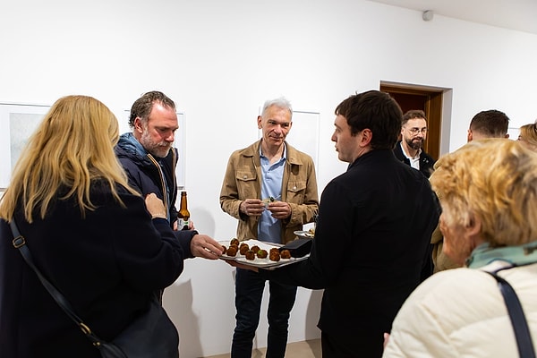 Toile Blanche Sessions — gardens and art