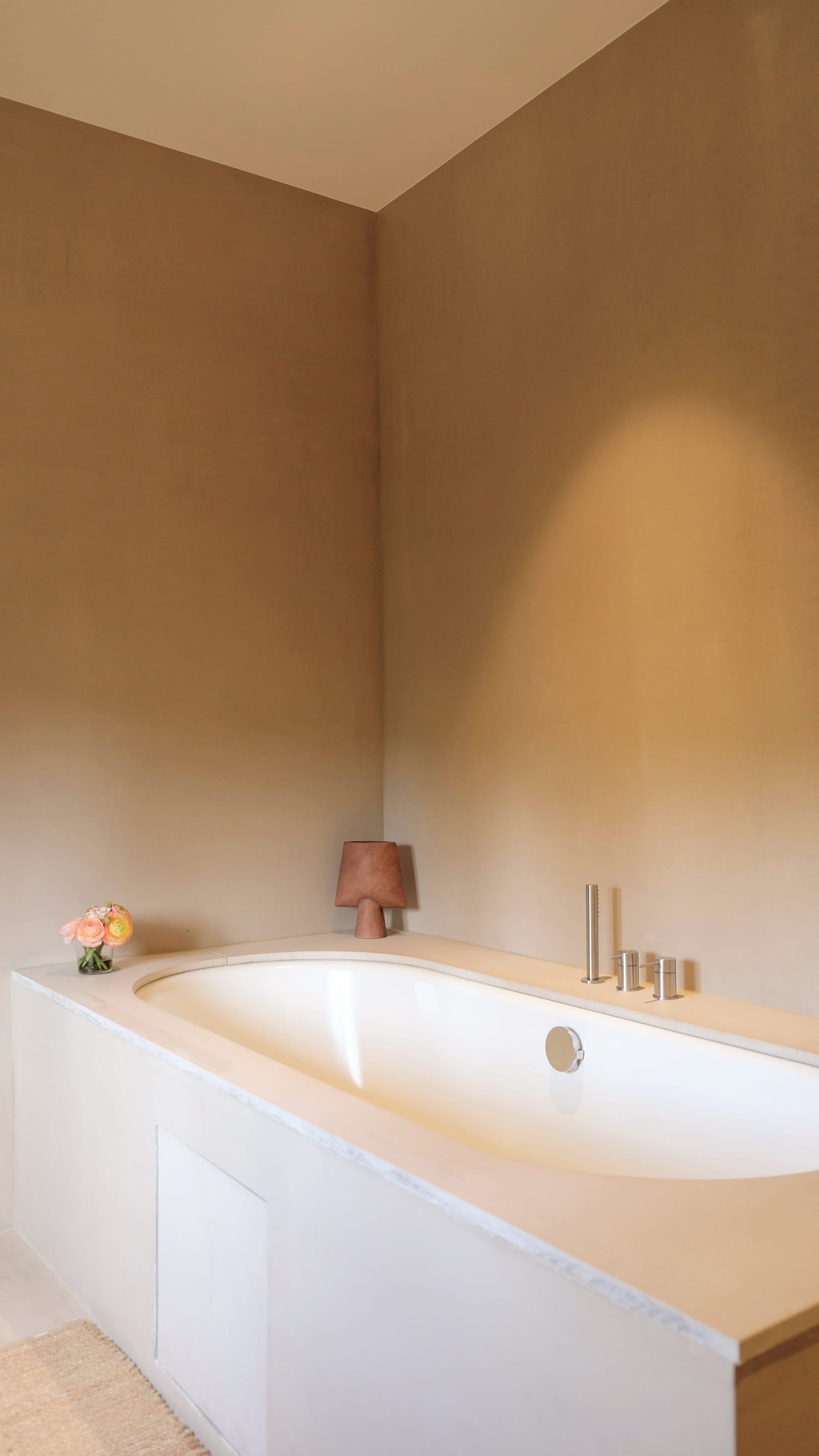 Suite de l' Artiste — view 2