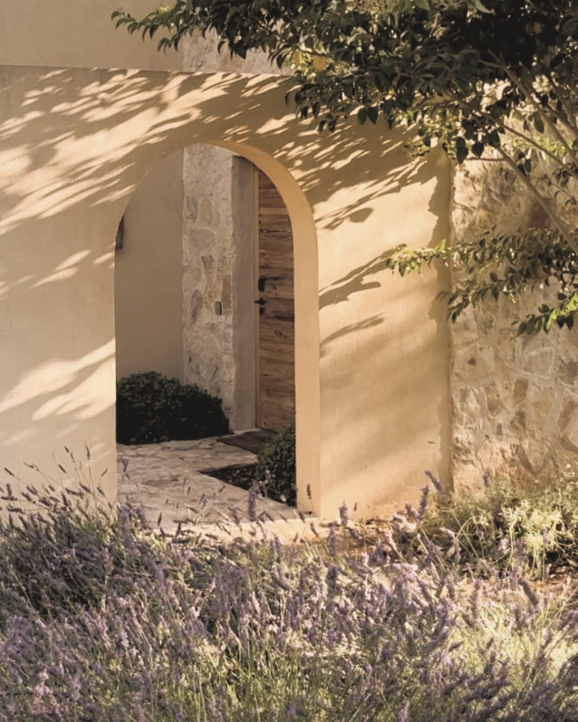 Atmosphere at Toile Blanche